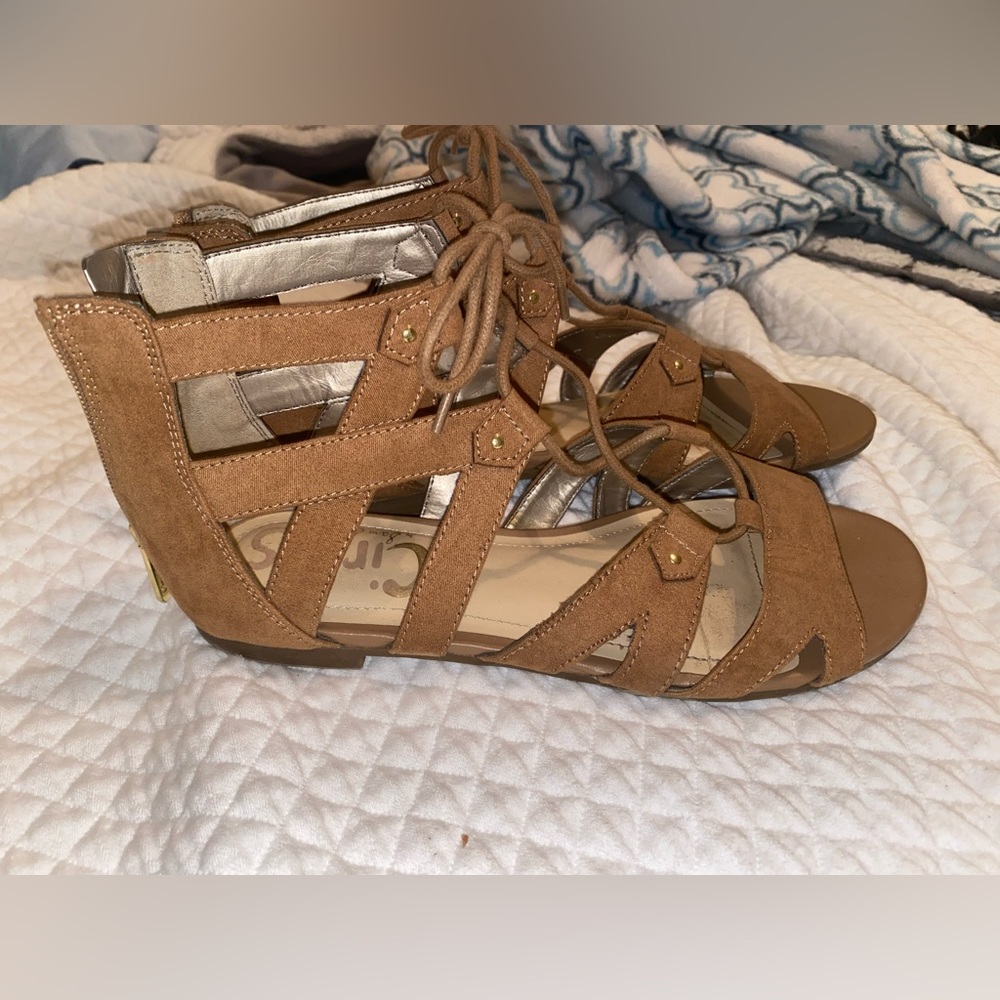 Women’s Sandals. Barley worn.